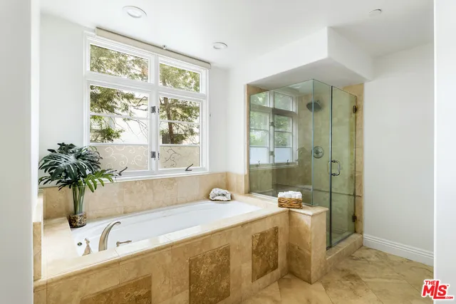 $1,295,000 | 10795 Wilshire Boulevard, Unit 105, Los Angeles, CA 90024