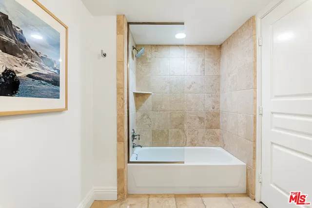 $1,295,000 | 10795 Wilshire Boulevard, Unit 105, Los Angeles, CA 90024