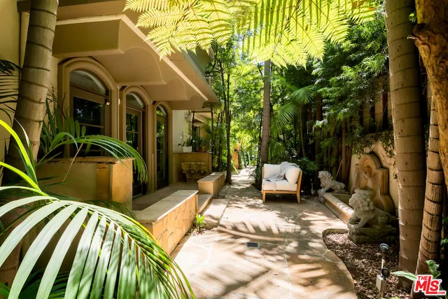 $1,295,000 | 10795 Wilshire Boulevard, Unit 105, Los Angeles, CA 90024