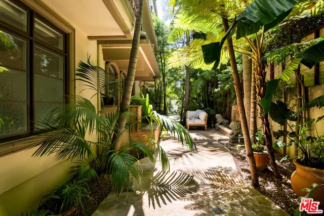 $1,295,000 | 10795 Wilshire Boulevard, Unit 105, Los Angeles, CA 90024