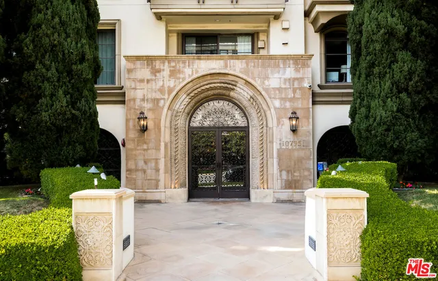 $1,295,000 | 10795 Wilshire Boulevard, Unit 105, Los Angeles, CA 90024
