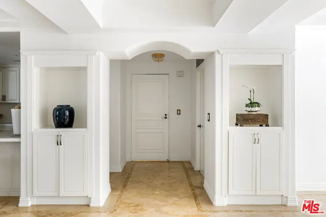 $1,295,000 | 10795 Wilshire Boulevard, Unit 105, Los Angeles, CA 90024