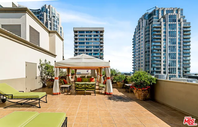 $1,295,000 | 10795 Wilshire Boulevard, Unit 105, Los Angeles, CA 90024
