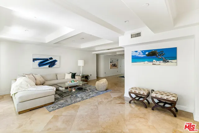 $1,295,000 | 10795 Wilshire Boulevard, Unit 105, Los Angeles, CA 90024