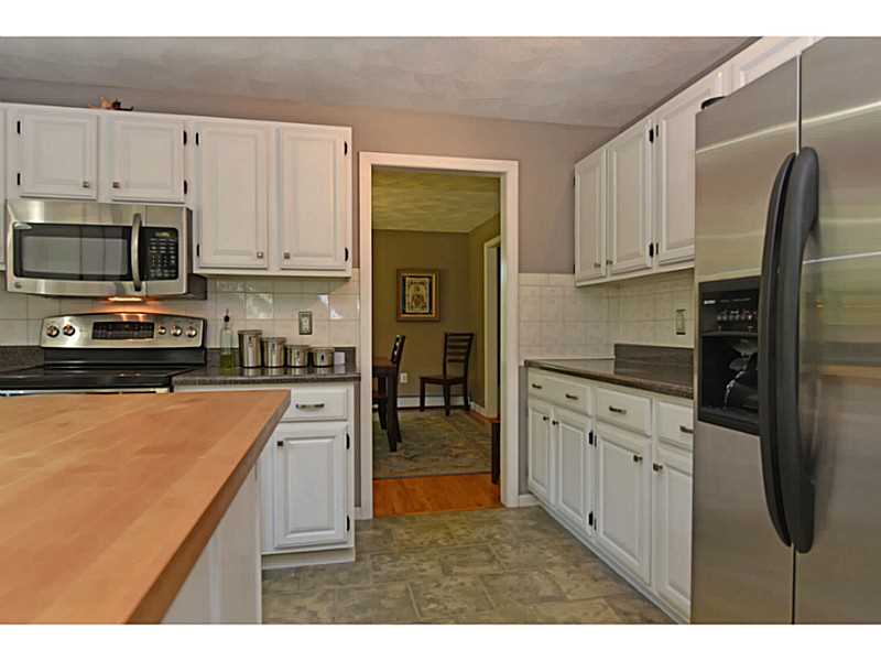 40 Shannon Road Exeter, RI 02822 - Photo 11 of 25 Kitchen.