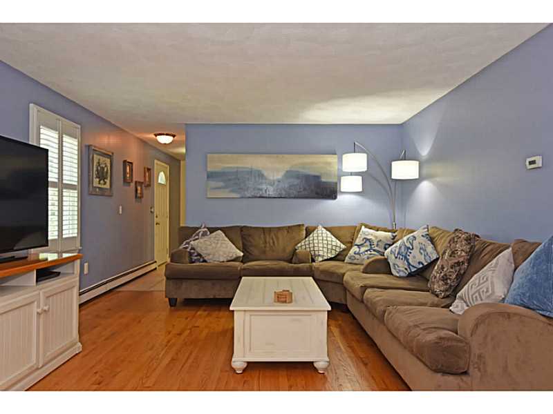 40 Shannon Road Exeter, RI 02822 - Photo 3 of 25 Living Room.