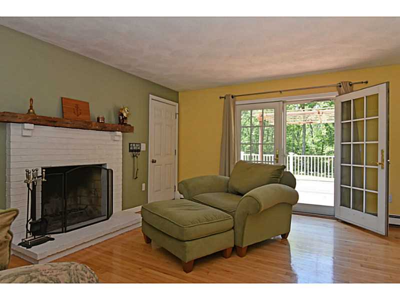 40 Shannon Road Exeter, RI 02822 - Photo 8 of 25 Den/Family/Great Room.