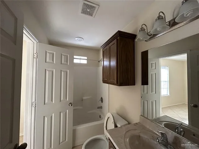 $875 | 315 West Albatross Avenue, Unit D, Pharr, TX 78577