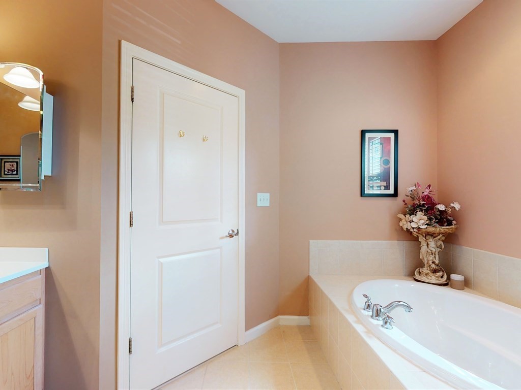 132 Clocktower Drive, Unit 113 Waltham, MA 02452 - Photo 21 of 42