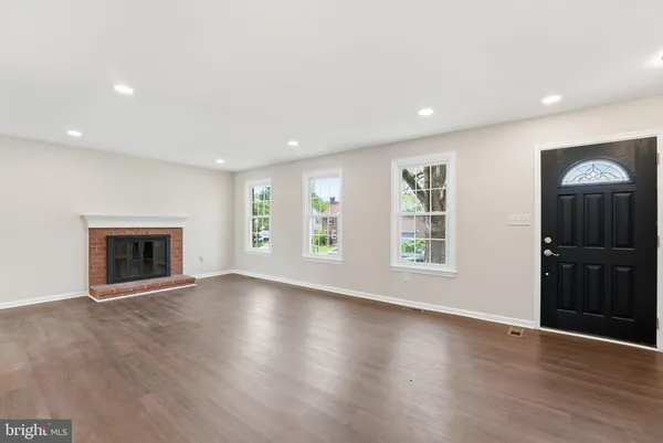 $725,000 | 735 Palmer Drive, Herndon, VA 20170