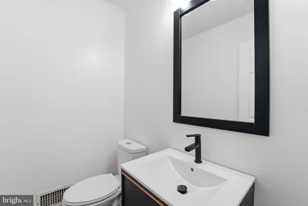 $725,000 | 735 Palmer Drive, Herndon, VA 20170