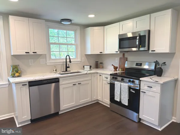$699,000 | 735 Palmer Drive, Herndon, VA 20170