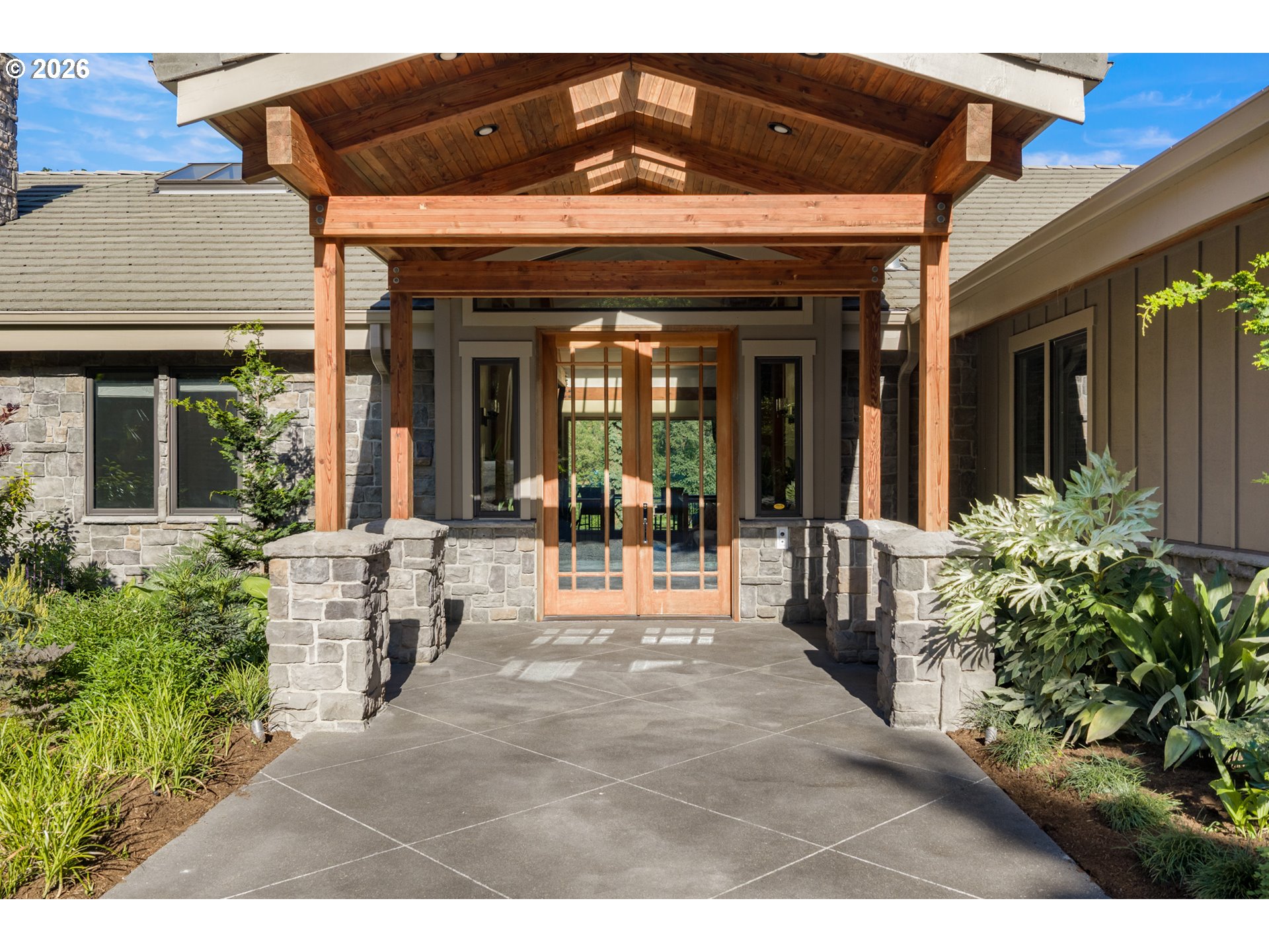 268 Southwest Forest Cove Road West Linn, OR 97068 - Photo 4 of 48