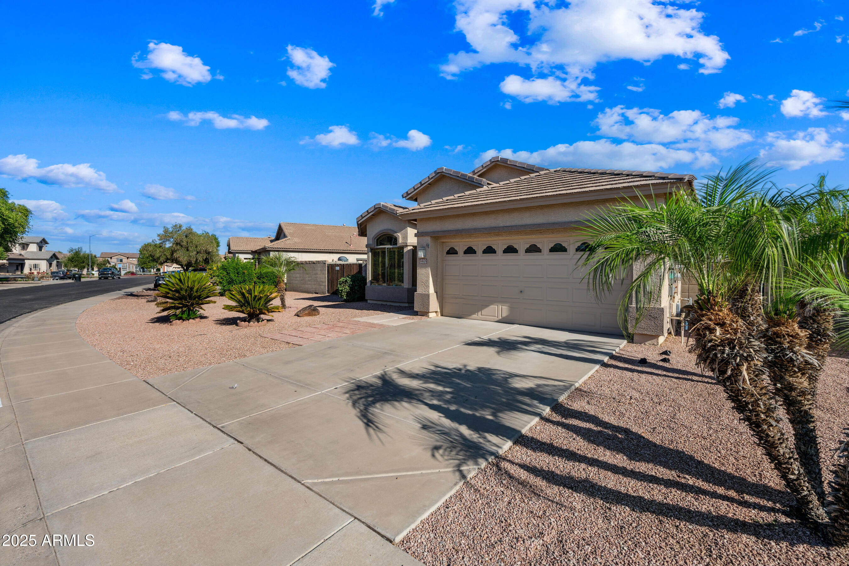 14625 West Redfield Road Surprise, AZ 85379 - Photo 2 of 27