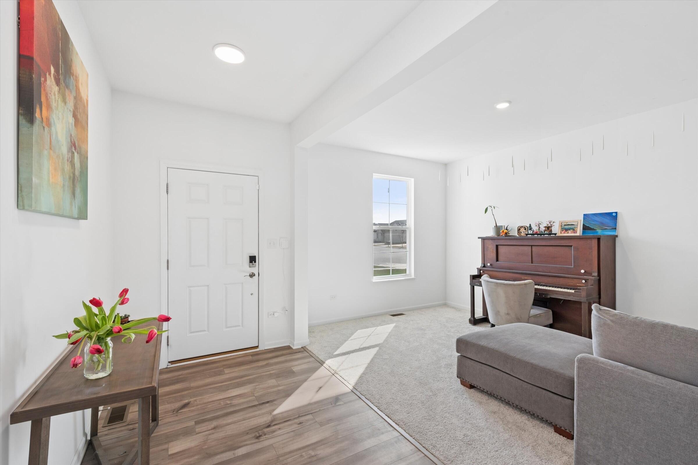 11474 Iris Place Winfield, IN 46307 - Photo 2 of 22 2400x1602