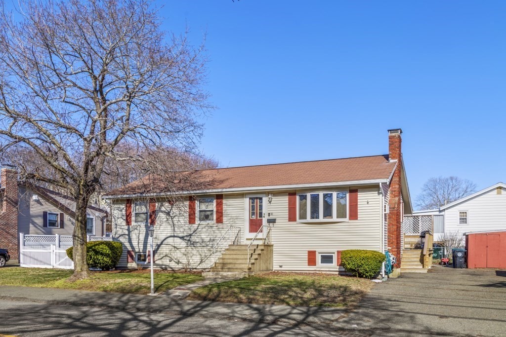 10 Gallows Hill Road Salem, MA 01970 - Photo 1 of 36 Gallery Image 1