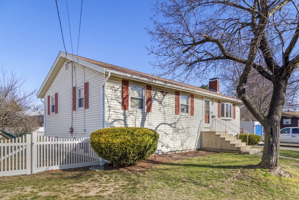 10 Gallows Hill Road Salem, MA 01970 - Photo 2 of 36 Gallery Image 2