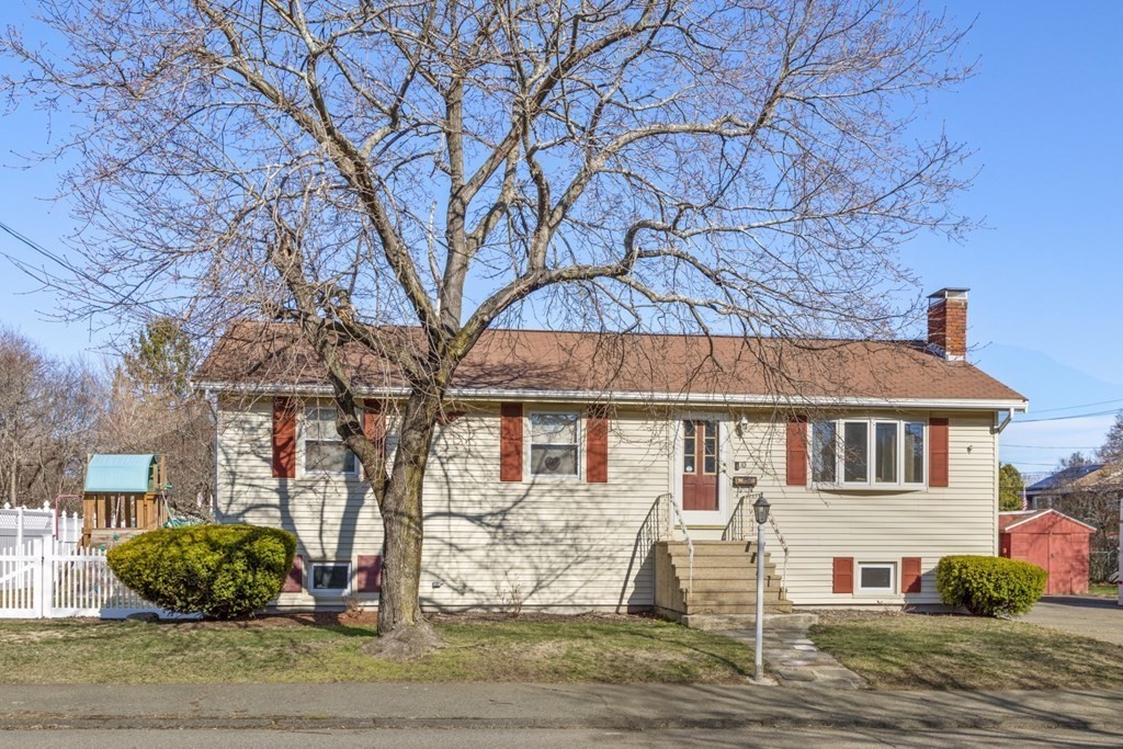 10 Gallows Hill Road Salem, MA 01970 - Photo 3 of 36 Gallery Image 3