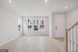 22102 Midmoore Drive Ashburn, VA 20148 - Photo 3 of 25