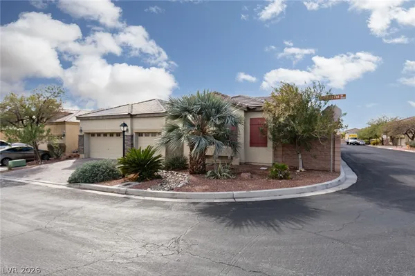 $2,500 | 8233 Preppy Fox Avenue, Las Vegas, NV 89131