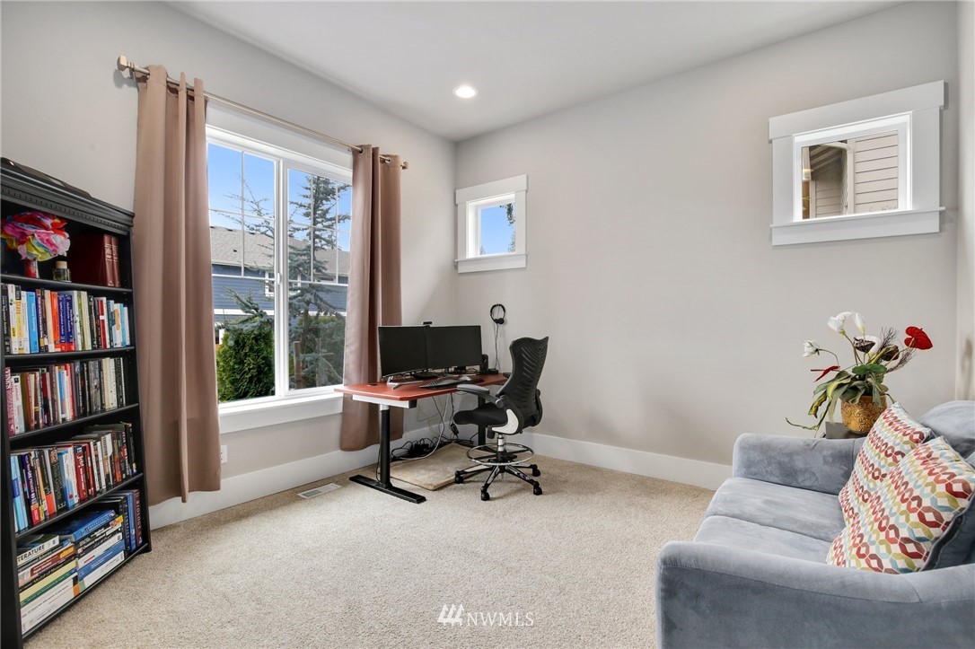 6618 Southeast 6th Street Renton, WA 98059 - Photo 3 of 40