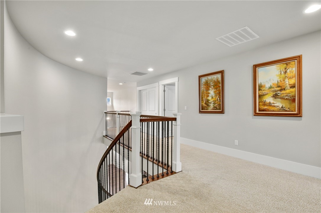 6618 Southeast 6th Street Renton, WA 98059 - Photo 22 of 40