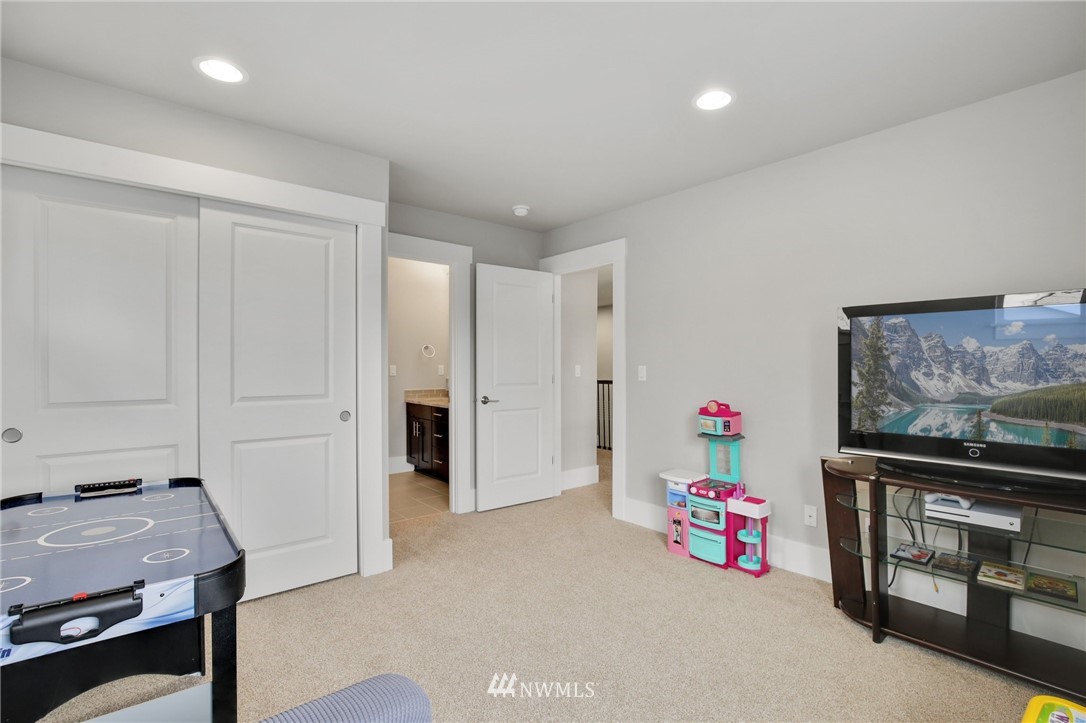 6618 Southeast 6th Street Renton, WA 98059 - Photo 34 of 40