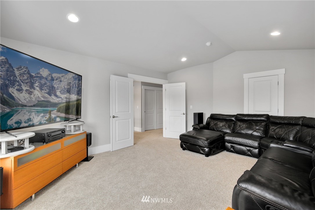 6618 Southeast 6th Street Renton, WA 98059 - Photo 36 of 40