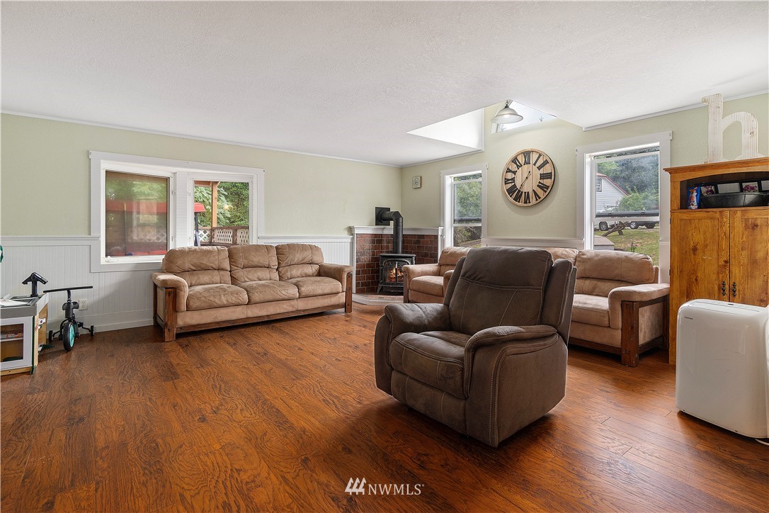 211 Cowlitz Road Winlock, WA 98596 - Photo 3 of 31 Gallery Image 3