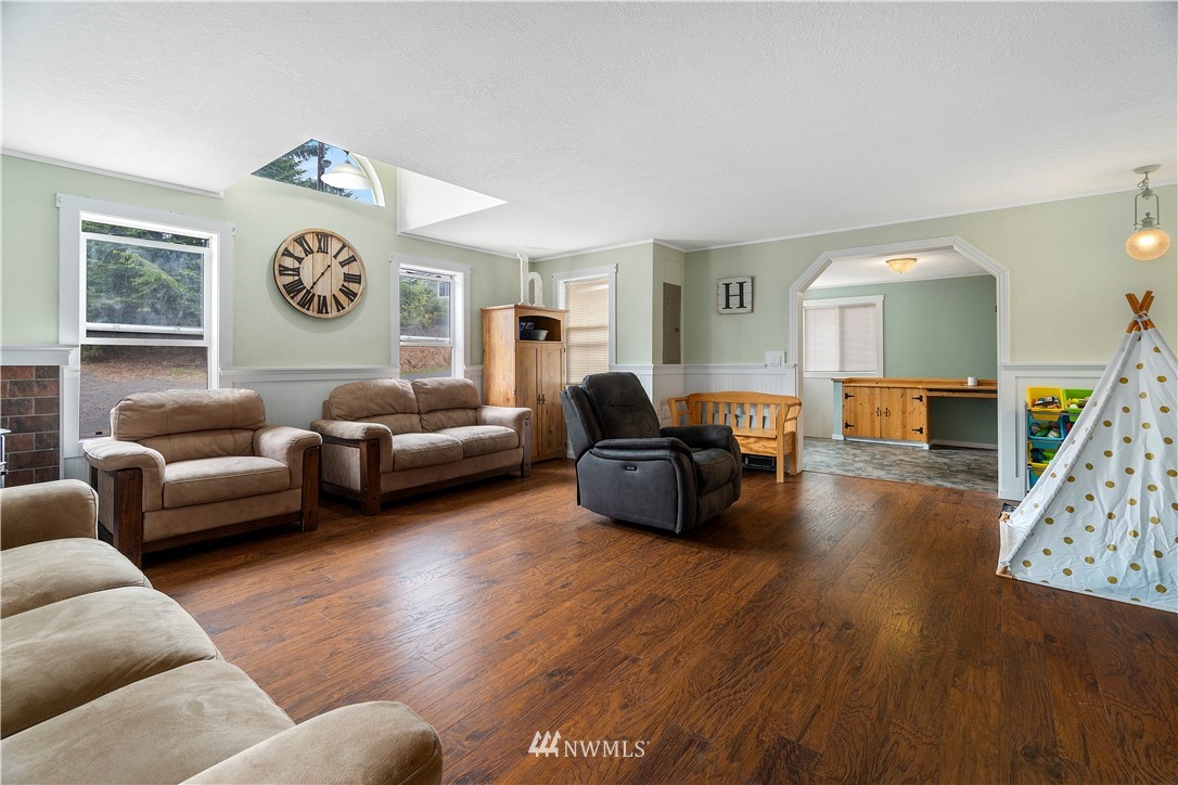 211 Cowlitz Road Winlock, WA 98596 - Photo 4 of 31 Gallery Image 4