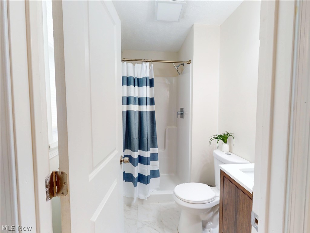 3264 Grenfall Road Norton, OH 44203 - Photo 23 of 45 Beautifully renovated bathroom