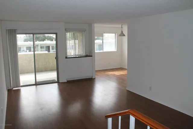 $2,035 | 125 South Sierra Madre Boulevard, Unit 207, Pasadena, CA 91107
