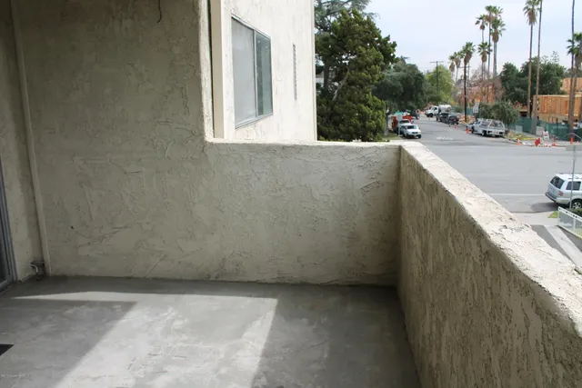 $2,035 | 125 South Sierra Madre Boulevard, Unit 207, Pasadena, CA 91107