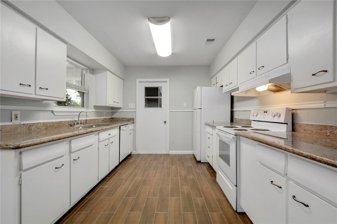 9911 Anderson Mill Road Austin, TX 78750 - Photo 11 of 29 Kitchen