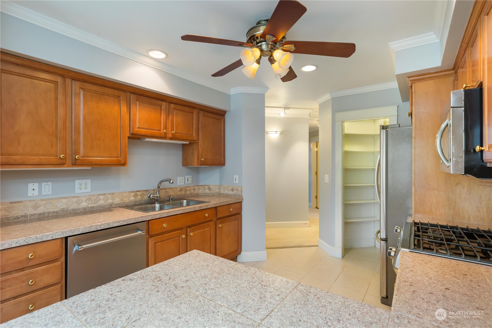 400 Walnut Street, Unit 102 Edmonds, WA 98020 - Photo 9 of 29 Gallery Image 9