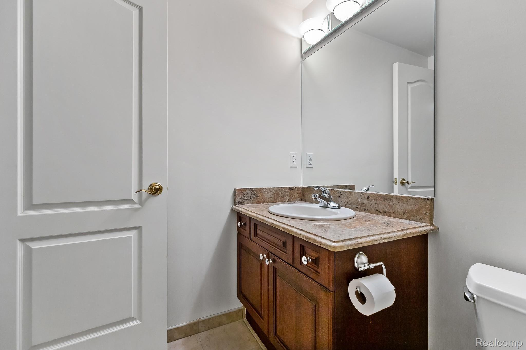 2940 North Addison Circle Rochester, MI 48306 - Photo 67 of 83 IMG_9497.jpg