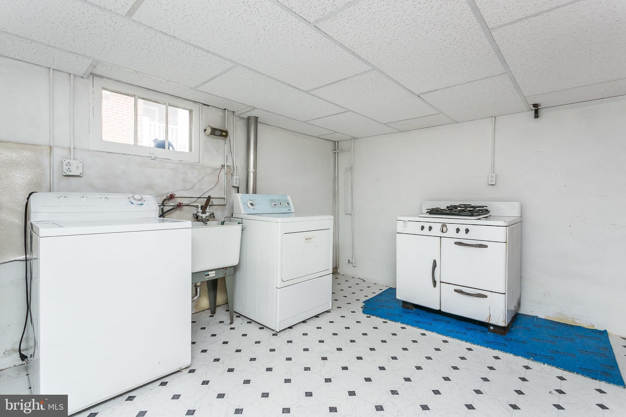 3115 Willoughby Road Baltimore, MD 21234 - Photo 28 of 37 Lower level laundry area