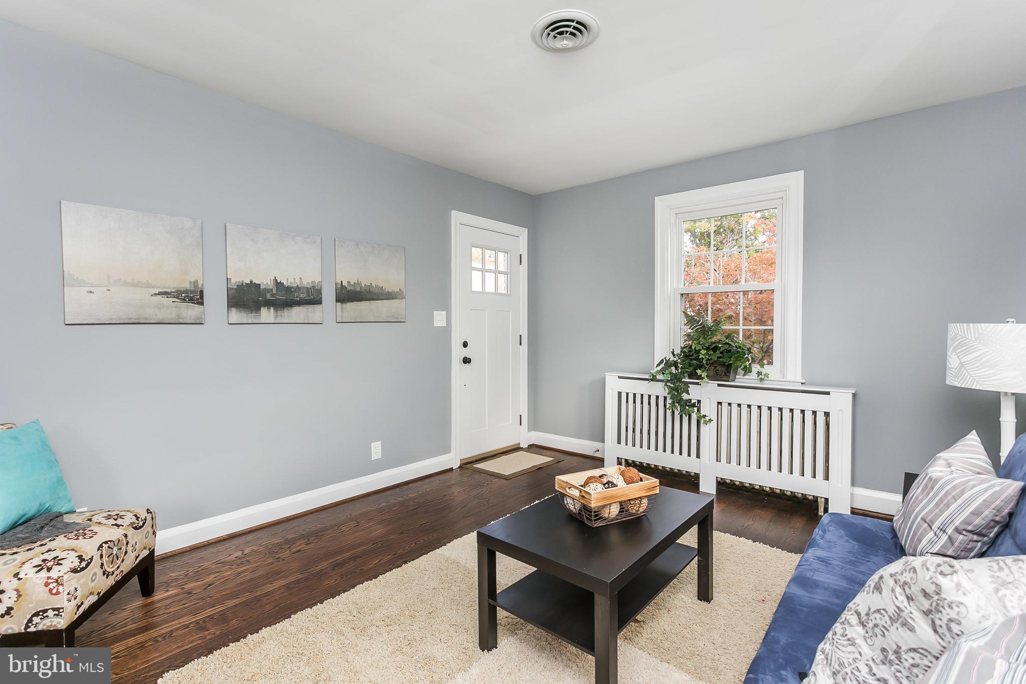 3115 Willoughby Road Baltimore, MD 21234 - Photo 5 of 37 Welcoming living space