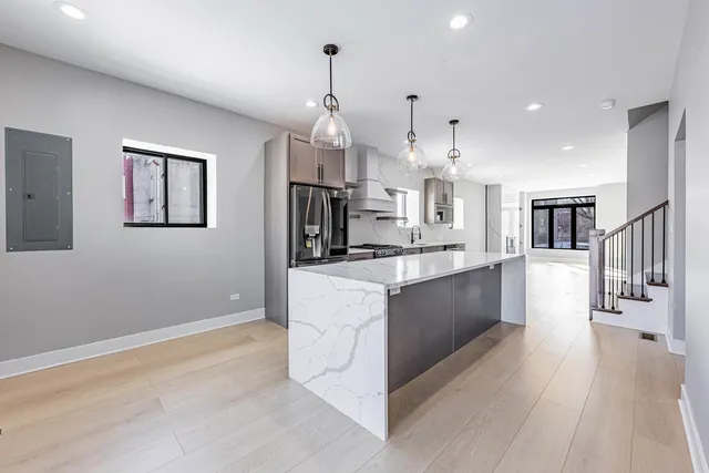 $640,000 | 3530 West Van Buren Street, Chicago, IL 60624