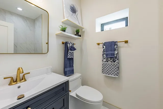 $640,000 | 3530 West Van Buren Street, Chicago, IL 60624