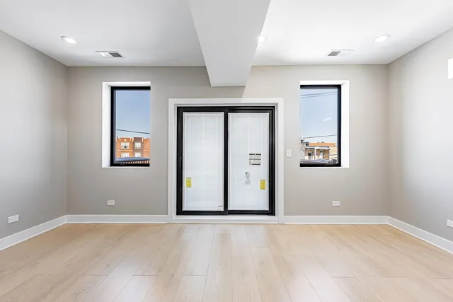 $640,000 | 3530 West Van Buren Street, Chicago, IL 60624