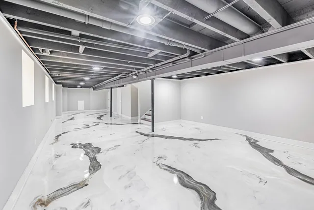 $640,000 | 3530 West Van Buren Street, Chicago, IL 60624