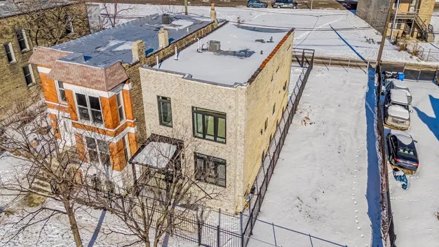 $640,000 | 3530 West Van Buren Street, Chicago, IL 60624