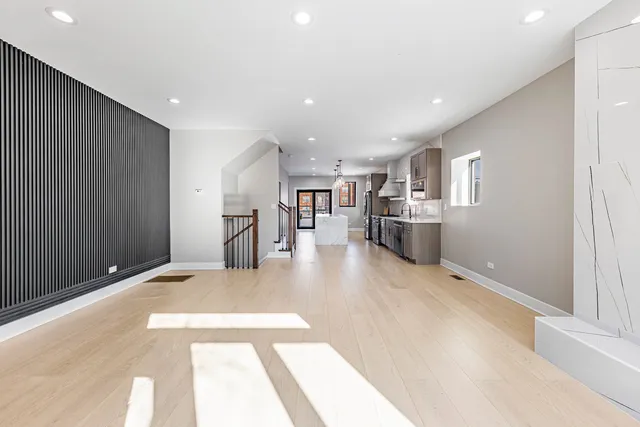 $640,000 | 3530 West Van Buren Street, Chicago, IL 60624