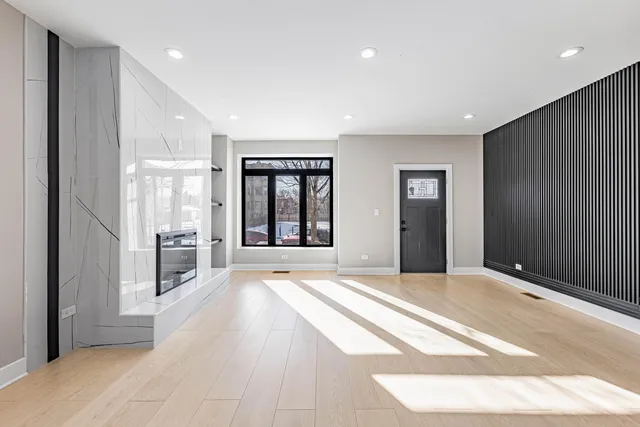 $640,000 | 3530 West Van Buren Street, Chicago, IL 60624