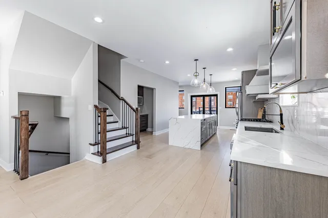 $640,000 | 3530 West Van Buren Street, Chicago, IL 60624