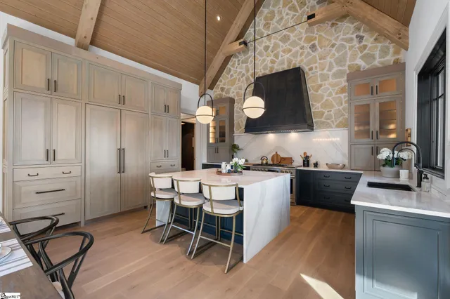 $3,590,000 | 189 Crowne Hill Way, Marietta, SC 29661