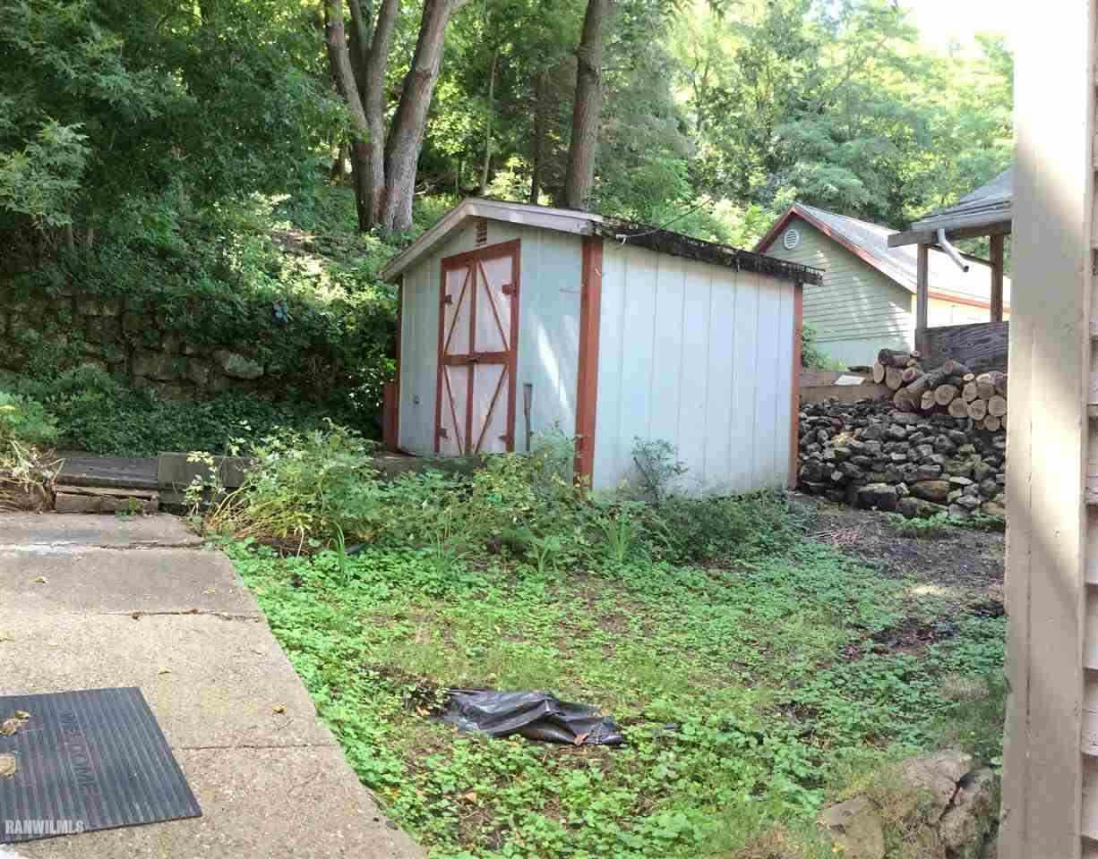328 Franklin Street Galena, IL 61036 - Photo 9 of 13 a view of a back yard with green space