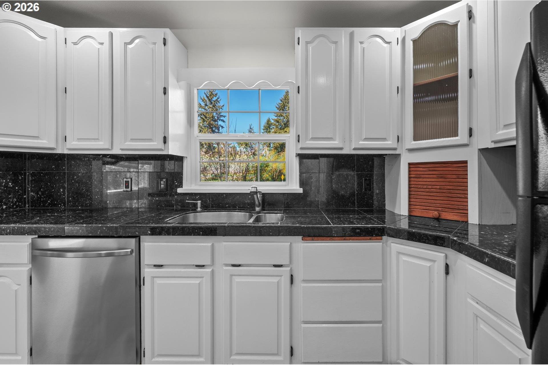 1815 Southwest Sunset Boulevard Portland, OR 97239 - Photo 11 of 36 Gallery Image 11