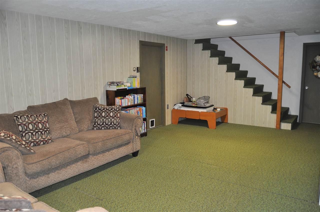 17 Hazen Road Bedford, NH 03110 - Photo 32 of 39 Gallery Image 32